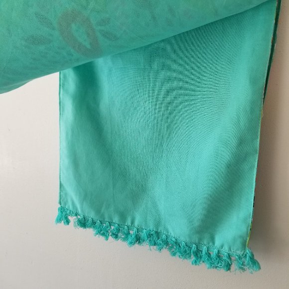 Tropical Table Runner - Picture 3 of 8